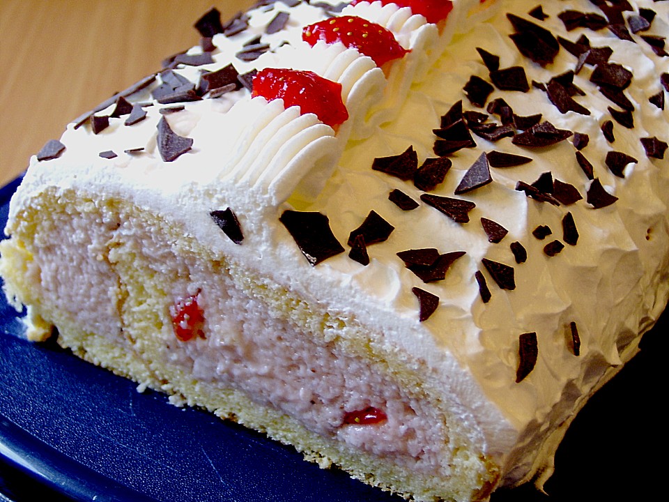 Erdbeer - Sekt - Roulade von ManuGro | Chefkoch.de