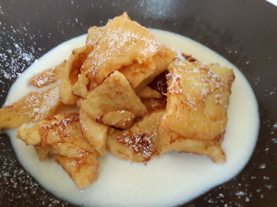 Kaiserschmarren mit Apfel und Vanillesauce von Sarah von SarahGoldwyn ...