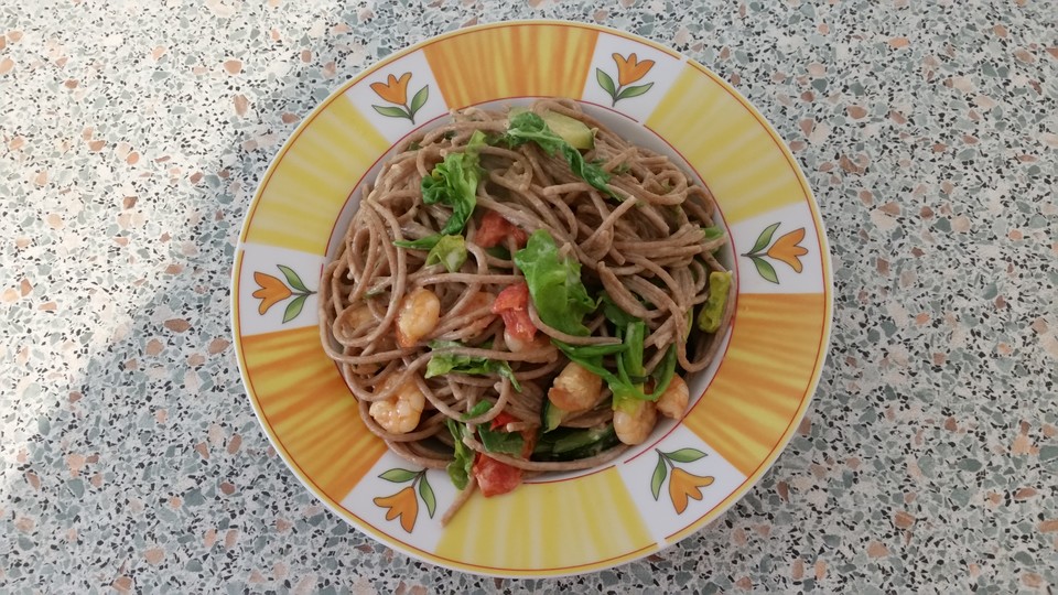 Sommerliche Pasta mit Garnelen, Tomaten und Rucola von PetitZebre ...