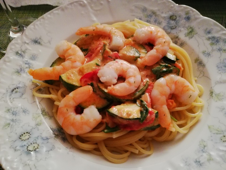 Sommerliche Pasta mit Garnelen, Tomaten und Rucola von PetitZebre ...