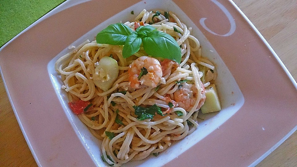 Sommerliche Pasta mit Garnelen, Tomaten und Rucola von PetitZebre ...