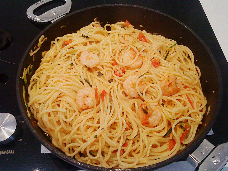 Spaghetti mit Garnelen, Zucchini und Minze von Lumacone | Chefkoch.de