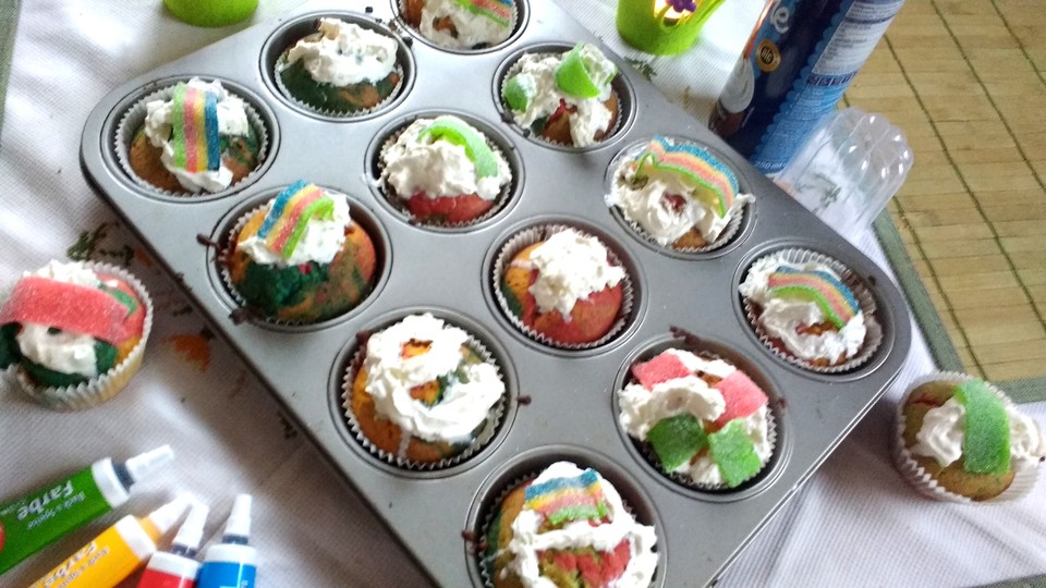 Regenbogen - Muffins von Knalltüte_ | Chefkoch.de