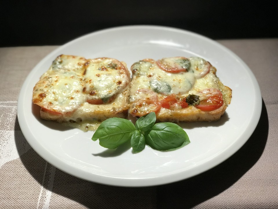 Tomate - Mozzarella Toast von Andr0meda | Chefkoch.de