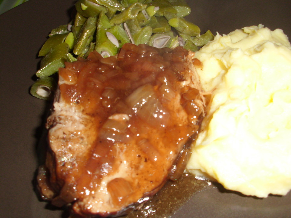 Schweinebraten mit Balsamico - Zwiebeln von Tini15 | Chefkoch.de