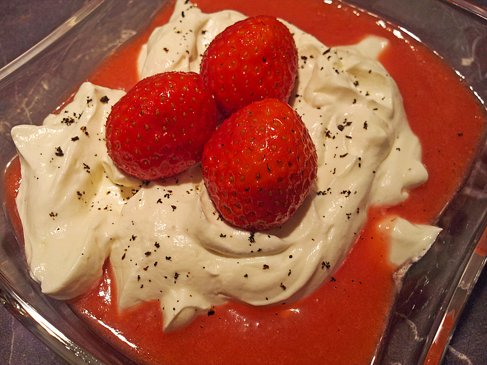 Erdbeeren mit Vanille - Eierlikör - Creme von machal | Chefkoch.de