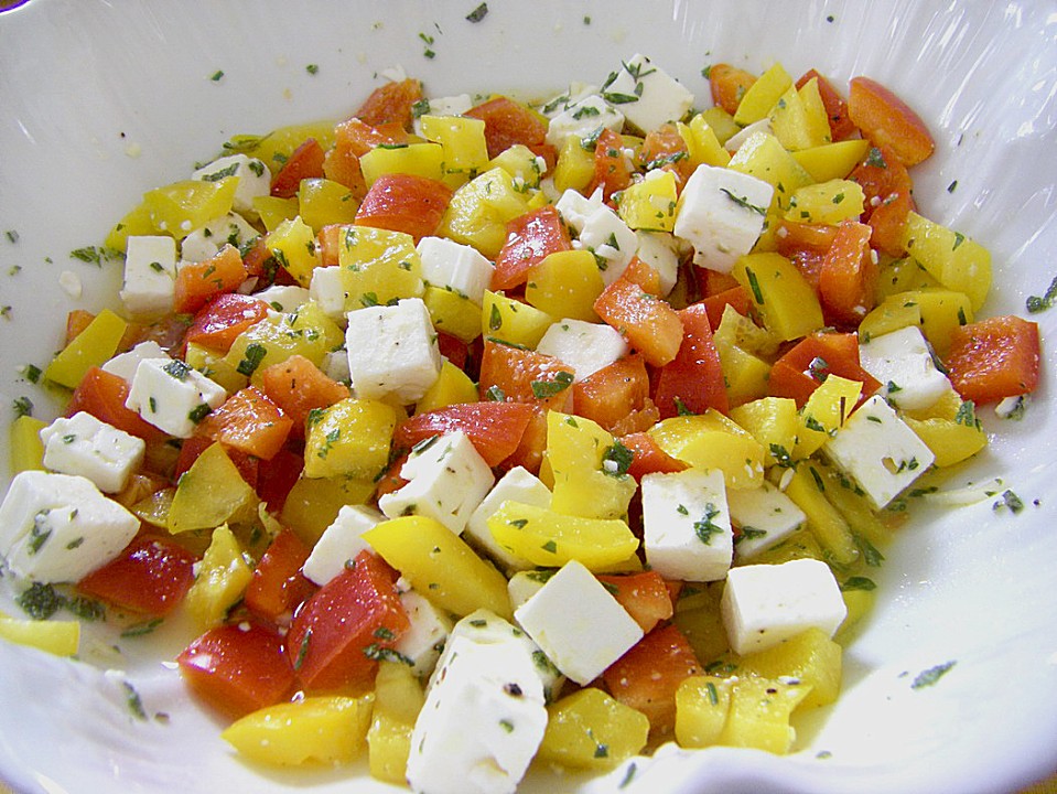 Paprika - Schafskäse - Salat von schleckermäulchen | Chefkoch.de