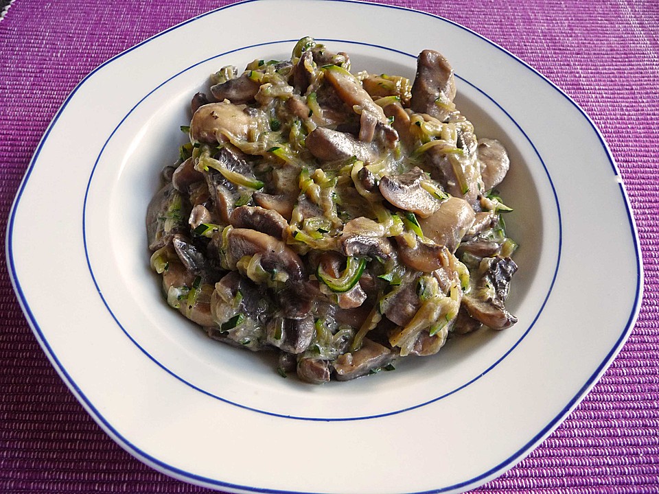 Schnelle Champignon - Zucchini Pfanne von lariane | Chefkoch.de