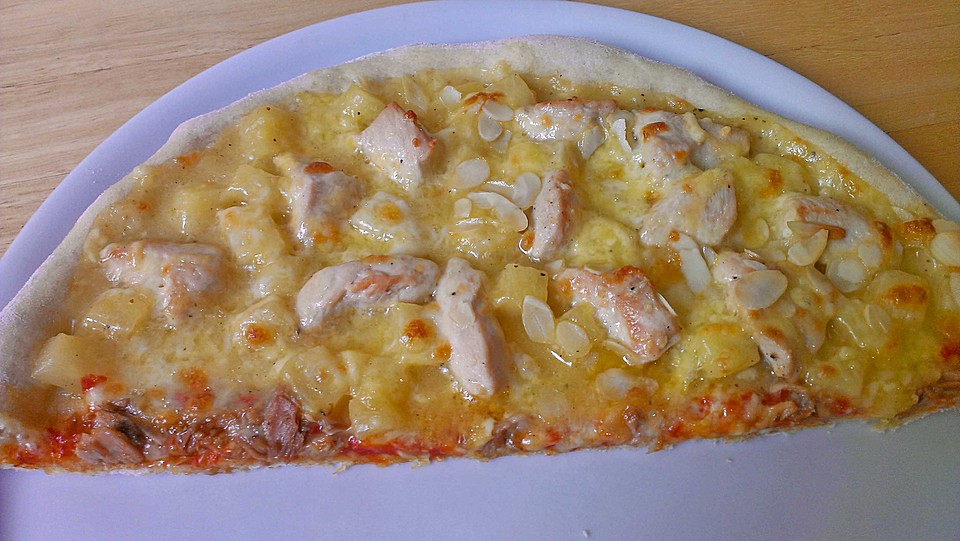 Pizza mit Curry - Ananassoße, Hähnchen und Mandeln von Aengel | Chefkoch.de