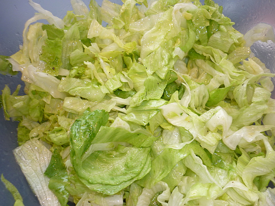 Eisbergsalat mit süß - saurem Zitronendressing | Chefkoch.de