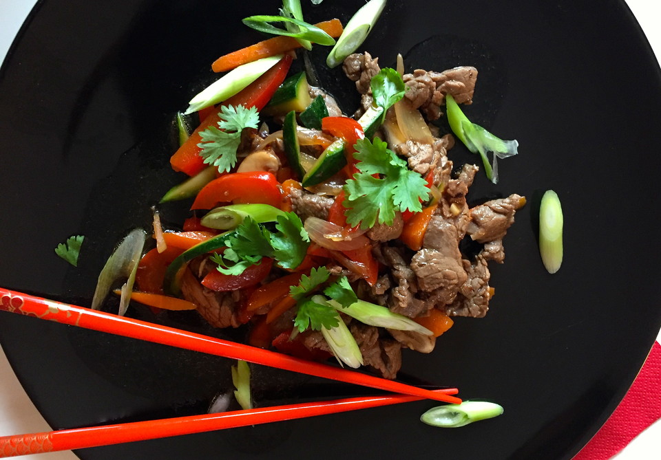 Scharfes Mongolisches Rindfleisch Aus Dem Wok — Rezepte Suchen