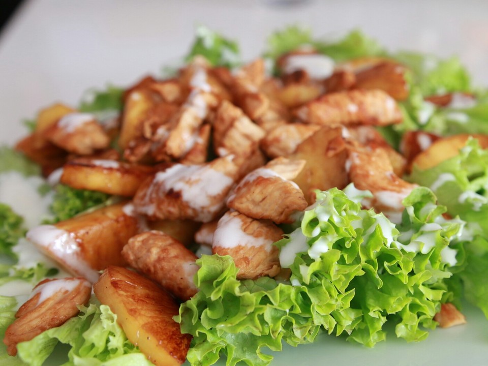 Blattsalat mit Hähnchen und Ananas von sokrue | Chefkoch.de