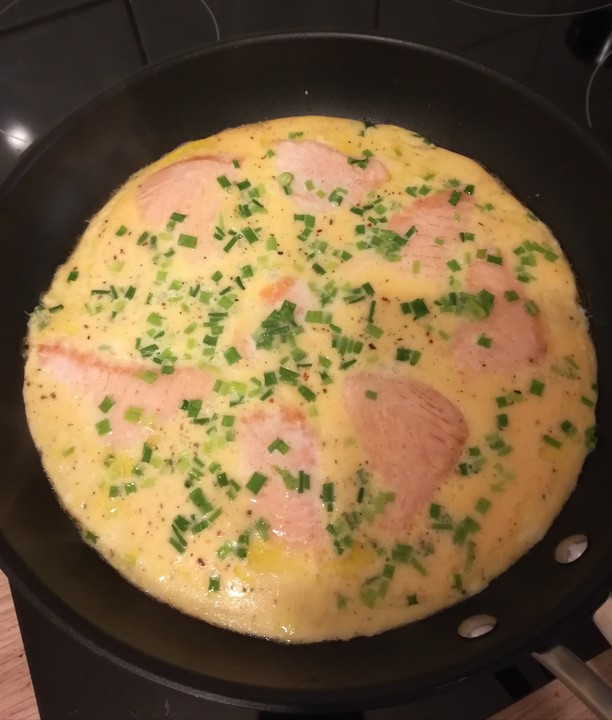 Omelett mit geräuchertem Lachs von handsabumsadaisy | Chefkoch.de