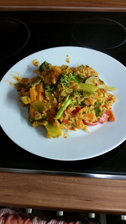 Reis - Gemüse - Pfanne mit Frischkäse - Tomatensauce von sky310 ...