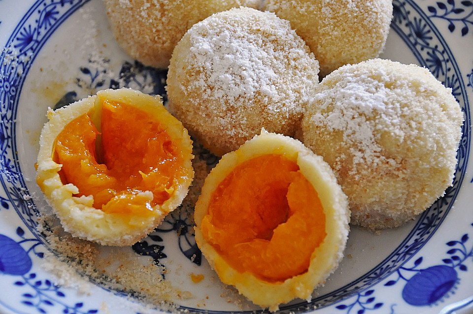 Obstknödel mit Topfenteig von Sissyy | Chefkoch.de