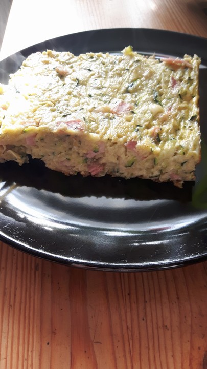 Herzhafter Zucchinikuchen von Backwahnmary | Chefkoch.de