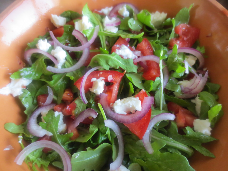 Leichter Rucola Tomaten Feta Salat Mit Balsamico Dressing Von Hanuschka Chefkoch De