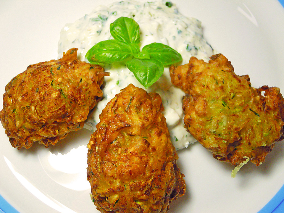 Frittierte Zucchini - Nockerl mit Dip von ManuGro | Chefkoch.de