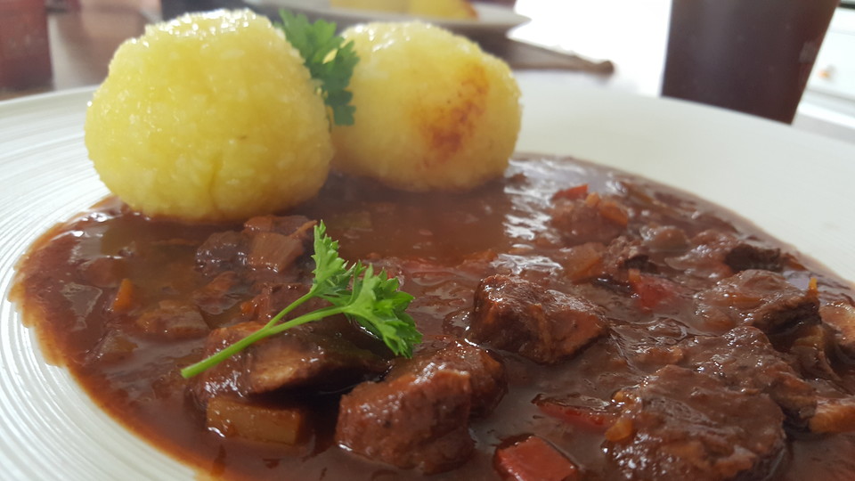 Gulasch in Rotwein von MarcelSchiebold | Chefkoch.de