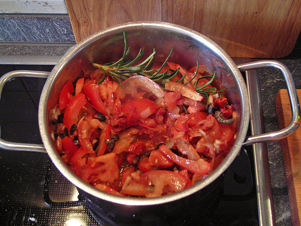 Mediterranes Tomaten - Oliven - Gemüse mit Rosmarin von kipo32 ...