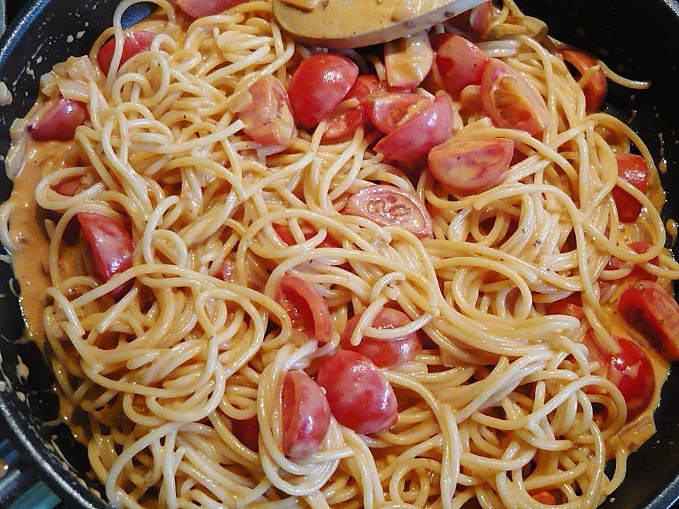 Spaghetti mit einer Tomaten-Brunch-Sauce von Saya1981 | Chefkoch.de