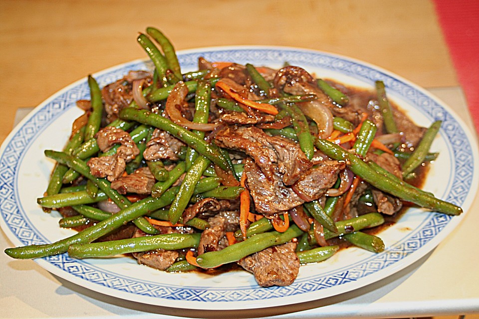 Rindfleisch Mit Paprika Und Zwiebeln
