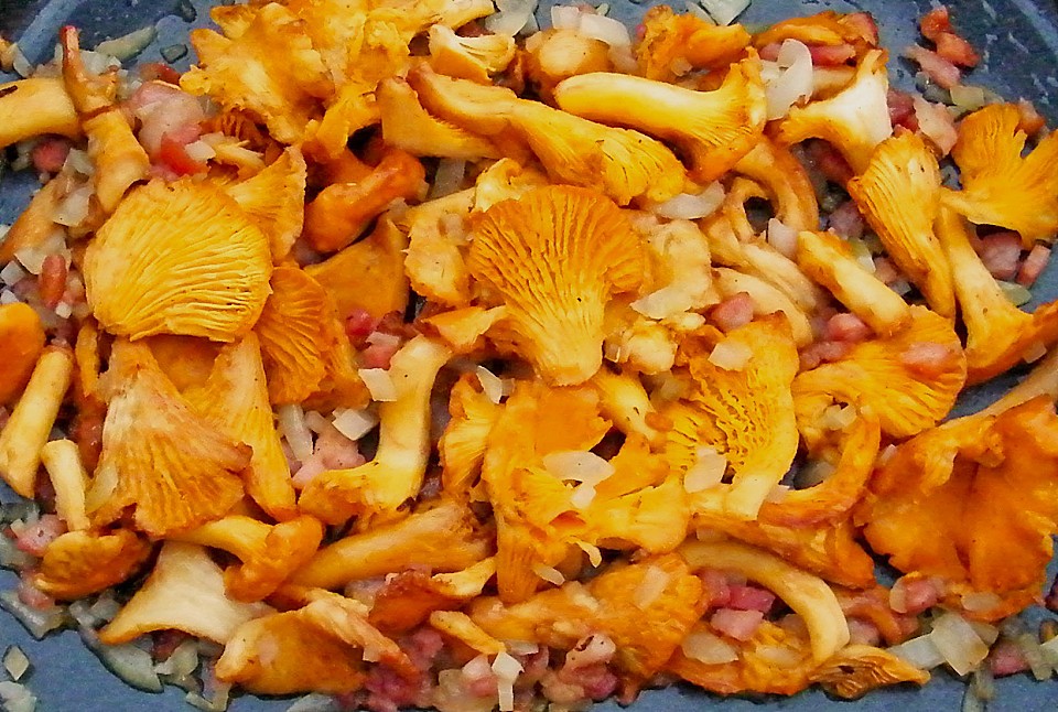 Nudeln mit Pfifferlingen und Speckrahm von Milly07 | Chefkoch.de