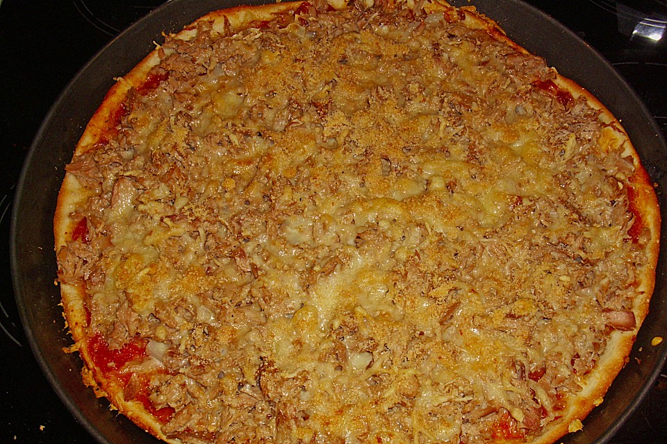 Pizza mit Sardellen und Thunfisch von narit | Chefkoch.de