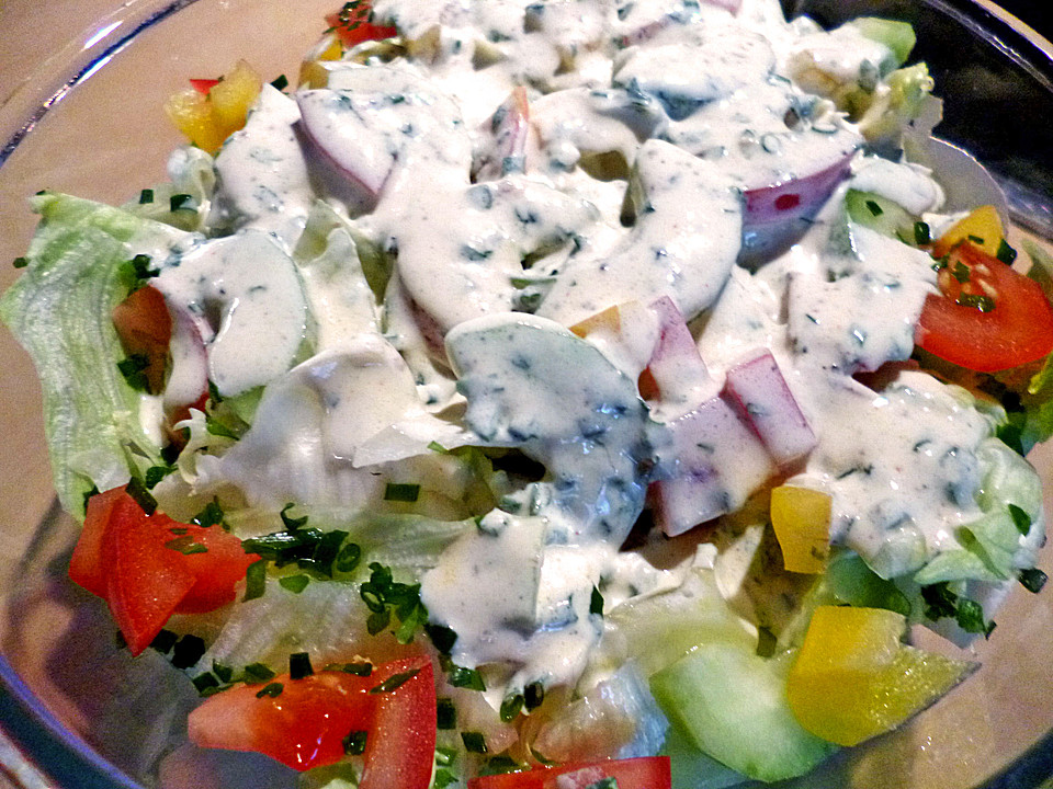 Bunter Salat mit Joghurtdressing von goldeneshufeisen | Chefkoch.de