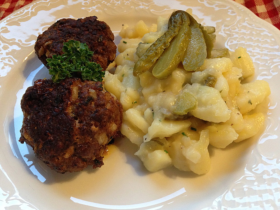 Fleischpflanzerl mit bayerischem Kartoffelsalat | Chefkoch.de
