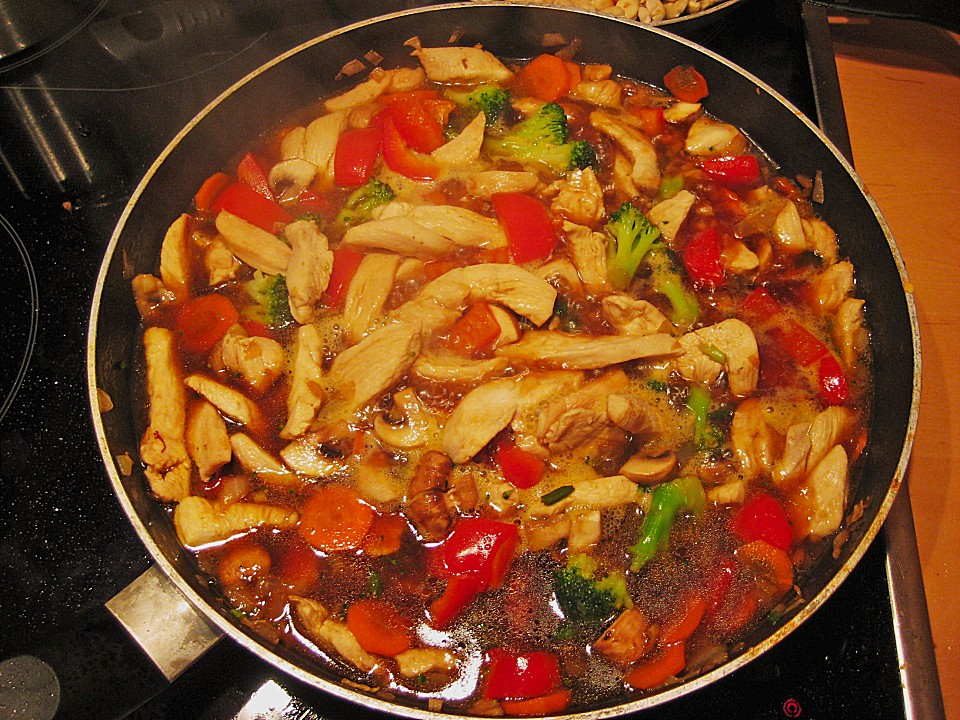 Hühnchen mit Cashewnüssen nach thailändischer Art von Lephielle ...