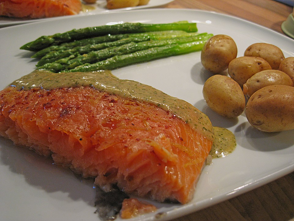 Warm geräucherter Lachs mit Kräuter - Vinaigrette von Tickerix ...