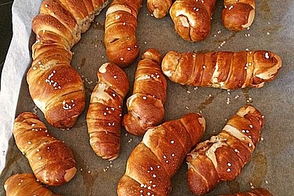 Wiener im Brezenteig