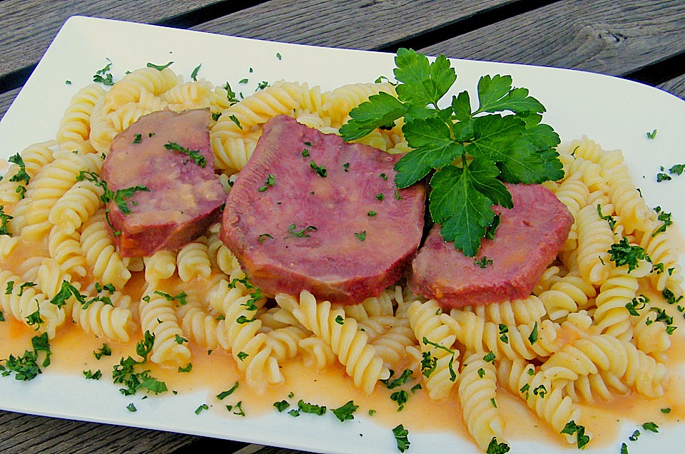 Gekochte Rinderzunge mit Madeirasoße von garten-gerd | Chefkoch.de