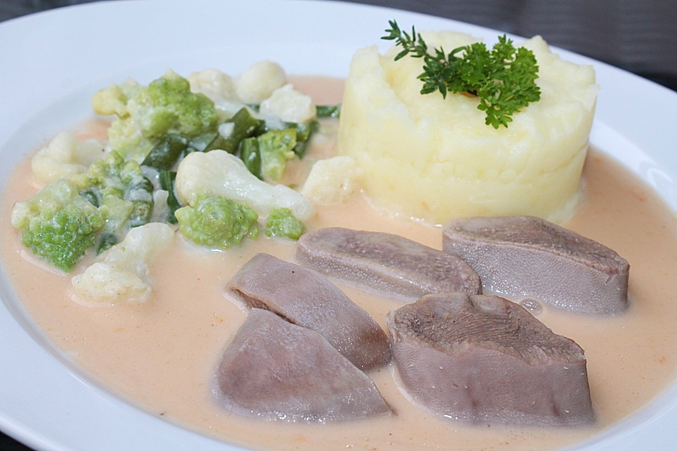 Gekochte Rinderzunge mit Madeirasoße von garten-gerd | Chefkoch.de