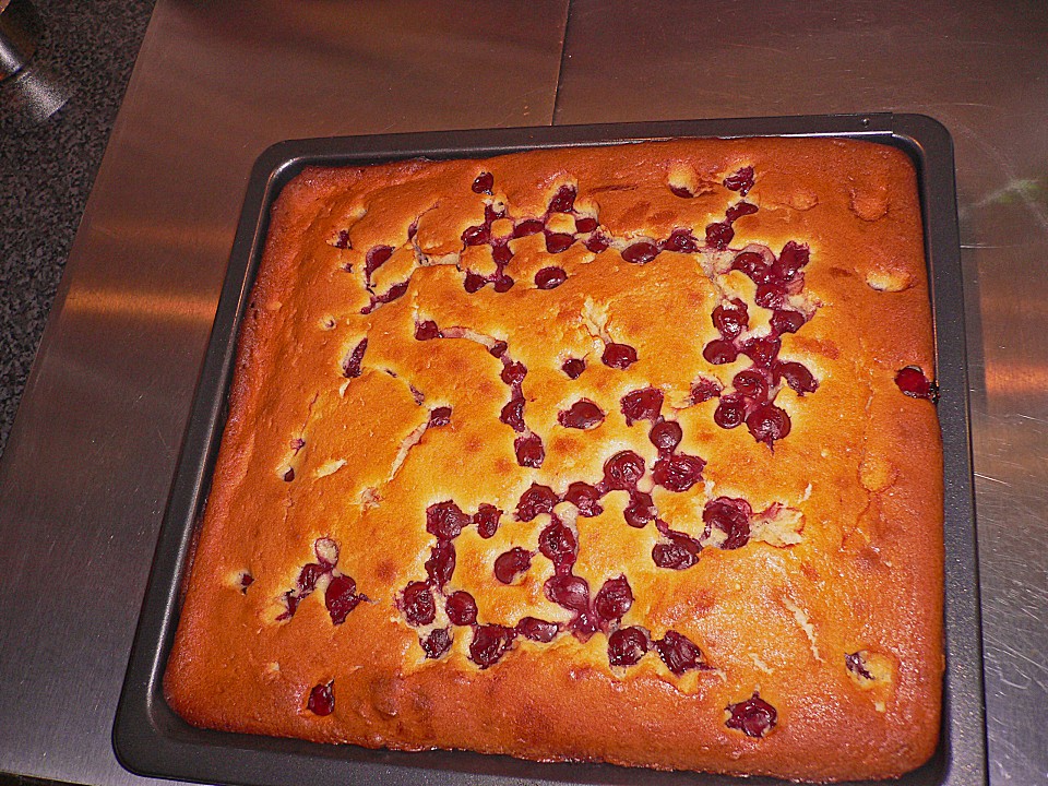 Saftiger Blechkuchen mit Obst von steffi2610 | Chefkoch.de