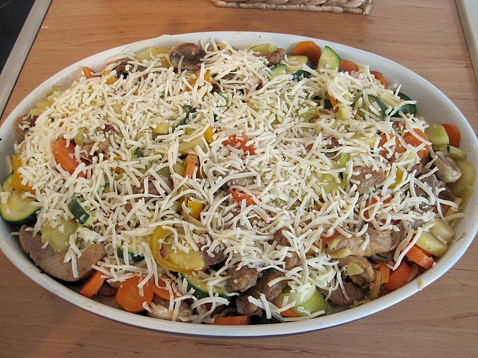 Gemüseauflauf mit Kartoffeln und Schnitzelfleisch von katinka65 ...