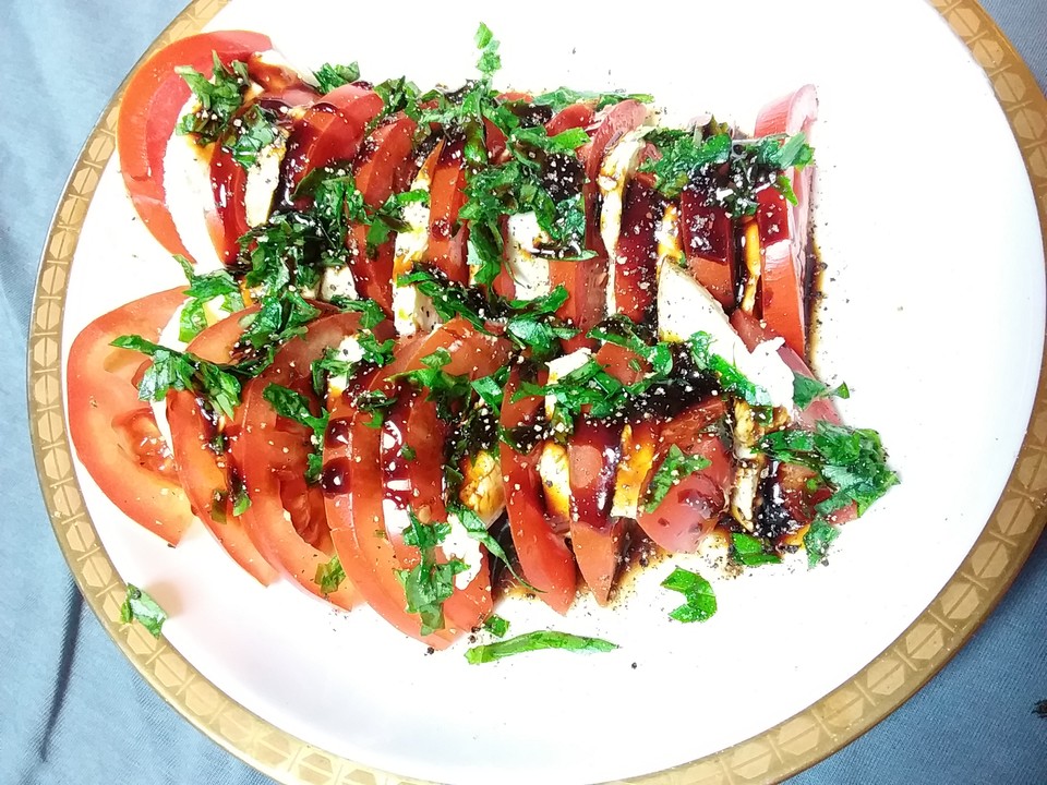 tomaten mozzarella salat balsamico