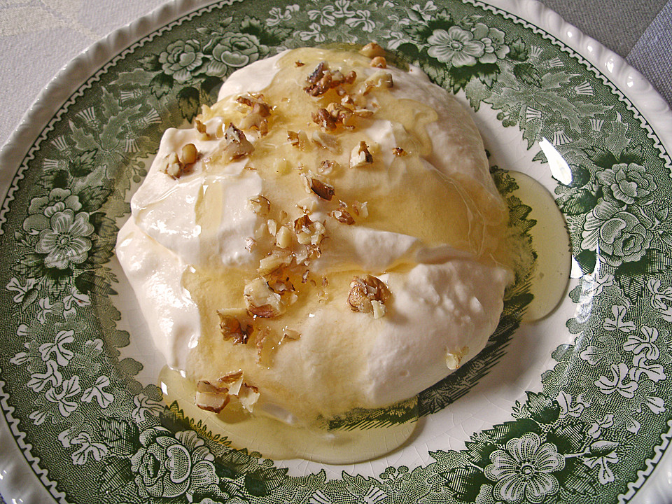Mousse von griechischem Joghurt mit Honig und Walnüssen von ...