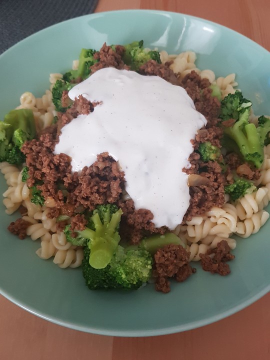 Brokkoli Hackfleisch Nudeln Mit Joghurt Von Polly Chefkoch De