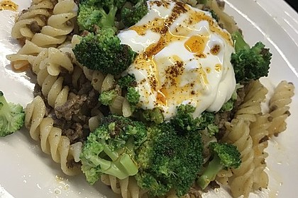 Brokkoli Hackfleisch Nudeln Mit Joghurt Von Polly Chefkoch De