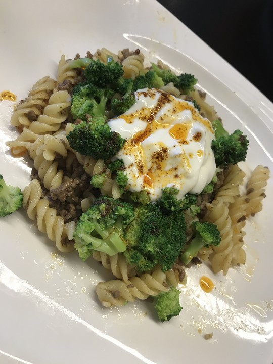 Brokkoli - Hackfleisch - Nudeln mit Joghurt von polly90 | Chefkoch.de