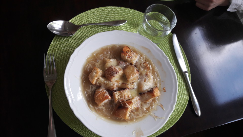 Zwiebelsuppe nach Art der legendären Pariser Marktfrauen von Tickerix ...