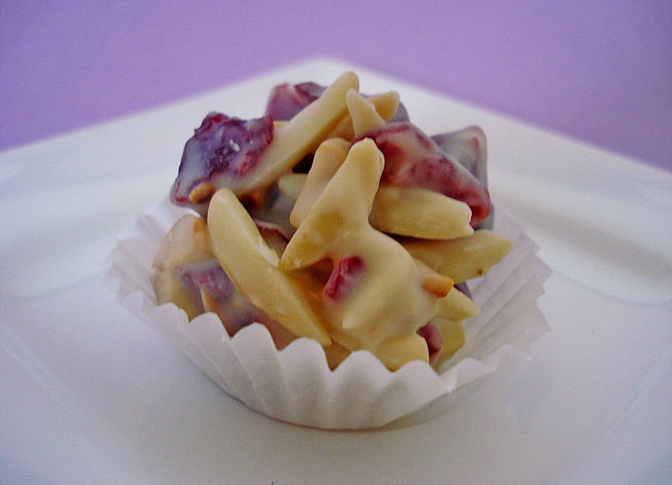 Weiße Mandelsplitter mit Cranberries von ManuGro | Chefkoch.de