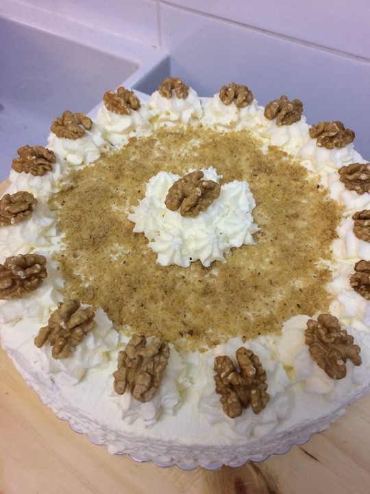 Walnuss - Sahne Biskuittorte