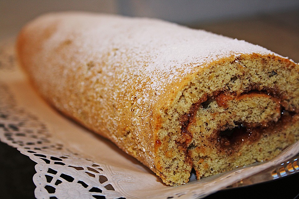 Nussbiskuit - Roulade von Rocky73 | Chefkoch.de