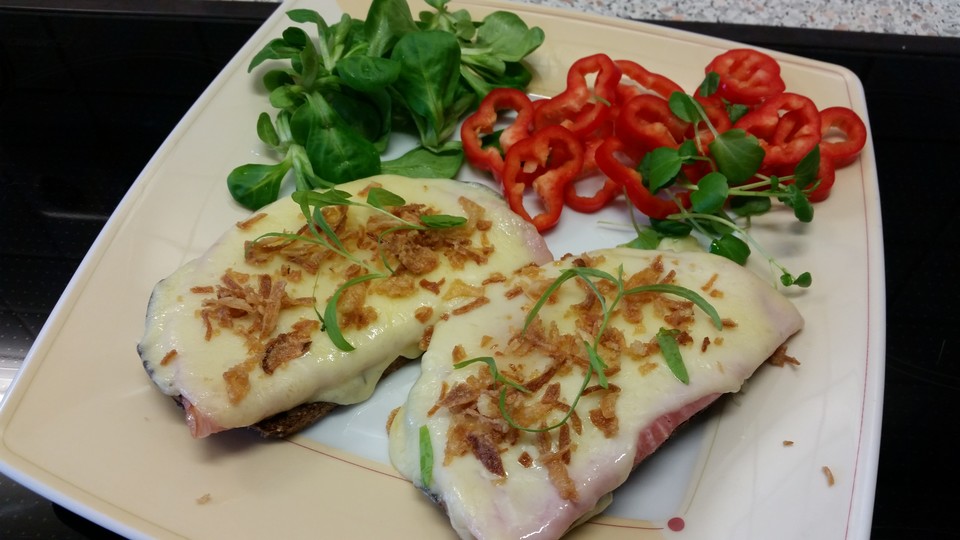Käse - Schinken - Toast mit Röstzwiebeln von Perwoll | Chefkoch.de