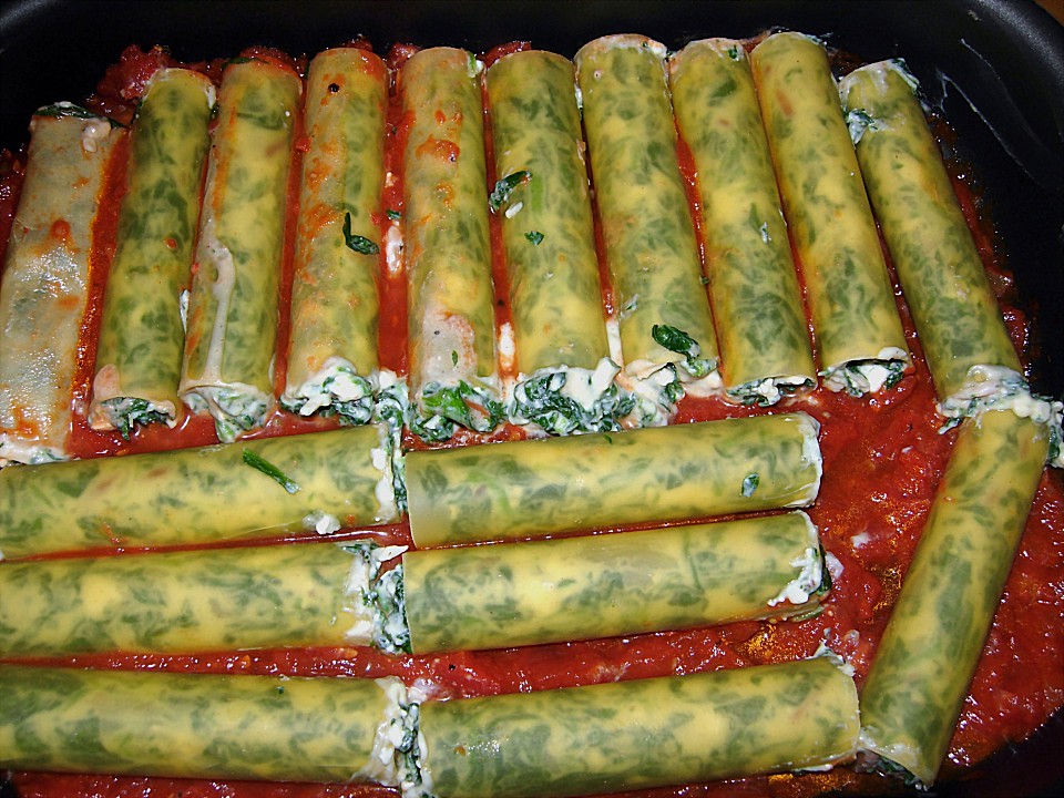 Cannelloni gefüllt mit Feta, Spinat und Pinienkernen von falfala ...