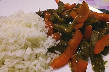 Chinesisches Rindfleisch mit Zwiebeln und Paprika 1
