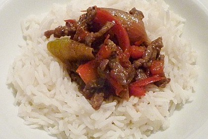 Chinesisches Rindfleisch mit Zwiebeln und Paprika 5